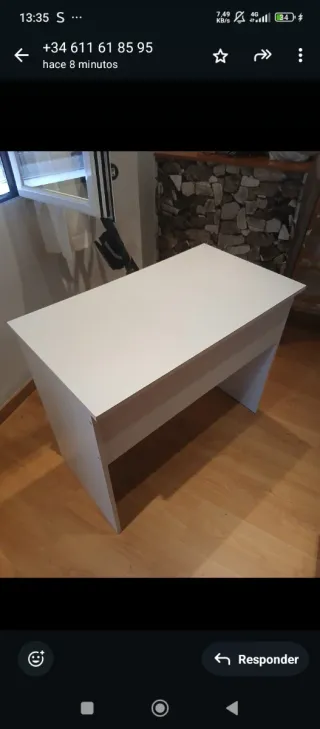 Mesa de escritorio blanca