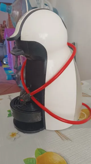 Cafetera Dolce Gusto Blanca y Negra