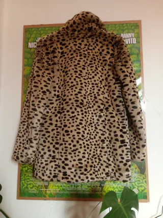 Abrigo estampado leopardo