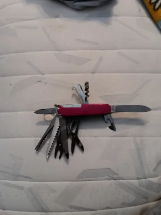 Navaja Multiusos Victorinox Roja