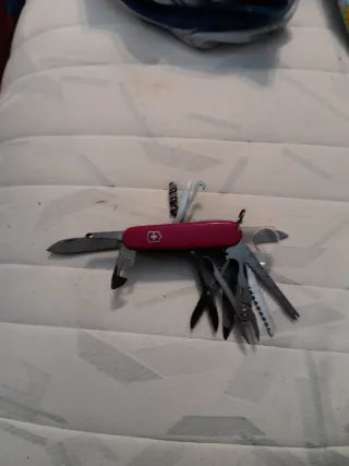 Navaja Multiusos Victorinox Roja