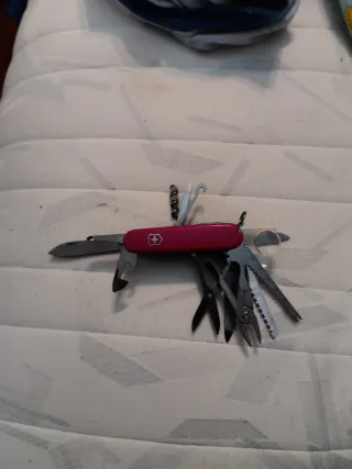 Navaja Multiusos Victorinox Roja