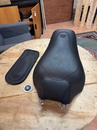 Asiento Original Mustang HD Road King FLHX