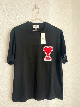 Camiseta Ami Paris Negra con Logo Corazón