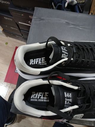 Zapatillas deportivas Rifle negras talla 40