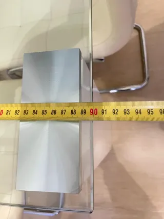 Mesa Comedor Cristal y 6 Sillas Piel