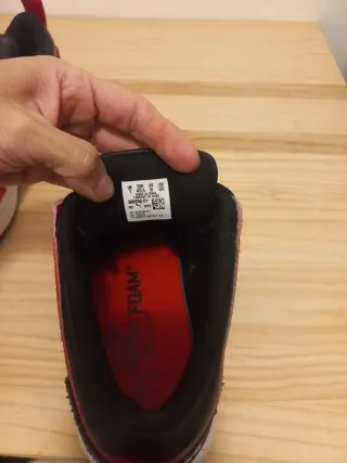 Zapatillas Puma Negras y Rojas