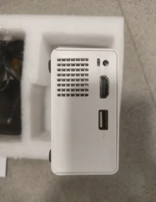 Mini proyector LED portátil