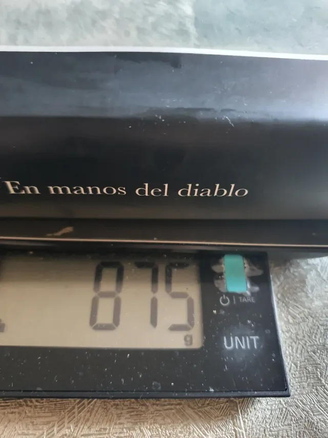 En manos del diablo (La otra orilla) (Spanish E...