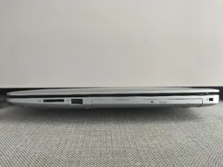 Portátil Dell Inspiron 5570