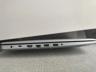 Portátil Dell Inspiron 5570