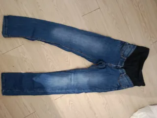 Vaqueros premamá azules