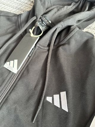 Sudadera con gorro Adidas