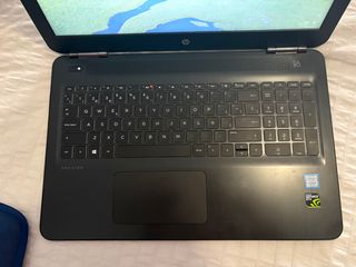 HP Pavilion i5 GTX 1050 + Funda Azul