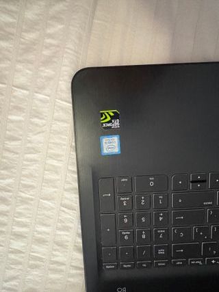 HP Pavilion i5 GTX 1050 + Funda Azul