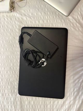 HP Pavilion i5 GTX 1050 + Funda Azul