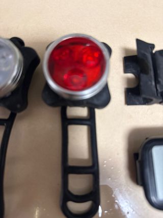 Ciclocomputador y luces bicicleta