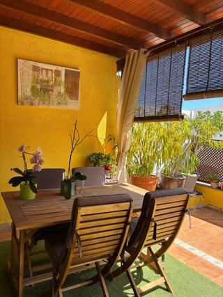 Mesa extensible y 4 sillas madera acacia