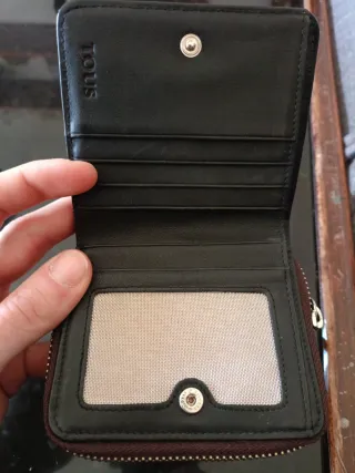 Carteras varias, de diferentes marcas y estilos