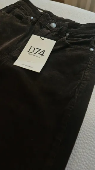 Pantalones pana Stradivarius marrones Mod.D74