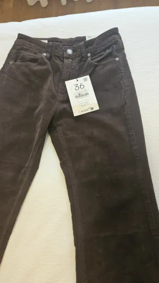 Pantalones pana Stradivarius marrones Mod.D74