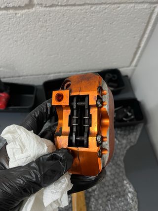 Staffa Stage6 per pinza radiale e pinza