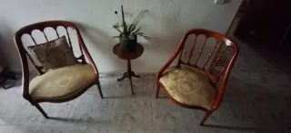Juego de café antiguo con flores