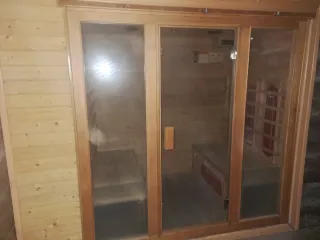 Sauna de madera con luces LED