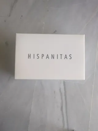 Sandalias Hispanitas tacón corto negros.