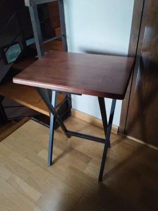 Mesa auxiliar plegable madera y metal