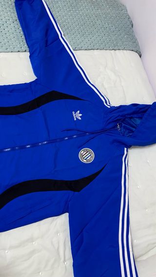 Chaqueta Adidas azul con capucha