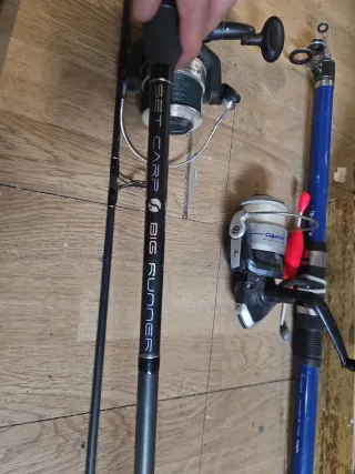 Lote 5 cañas de pesca con carretes