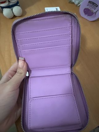 Lote Hello Kitty: Peluche y Cartera Morada