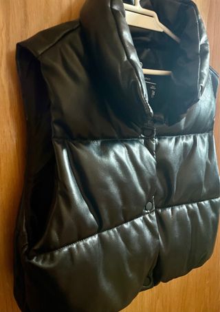 Chaleco corto Stradivarius negro T. XS