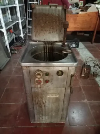 Freidora antigua industrial