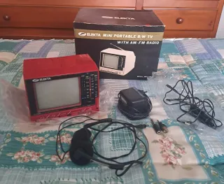 Mini TV Portátil Elekta B/W AM/FM Radio