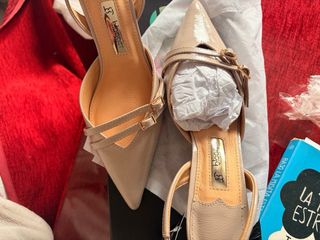 Zapatos de salón Blogger beige nuevos