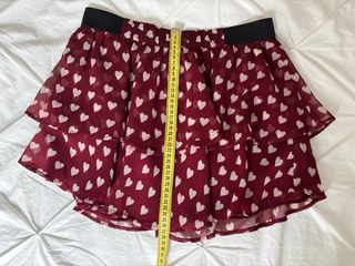 Minifalda de volantes con corazones