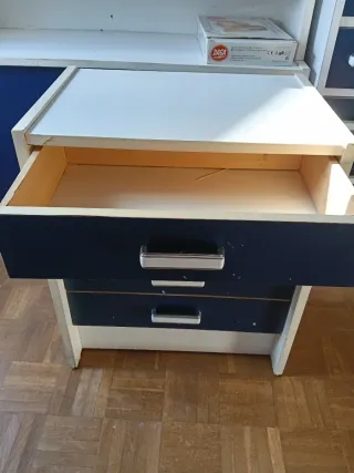 Cajonera azul y blanca