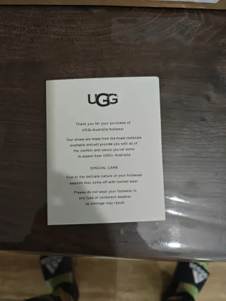 Zapatilla UGG marroni taglia 42 un po' piccola