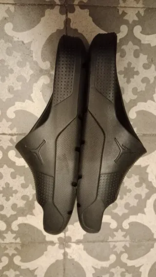 Sandalias Jordan Negras