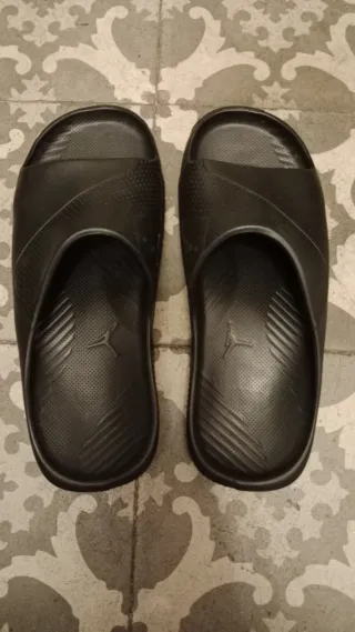 Sandalias Jordan Negras