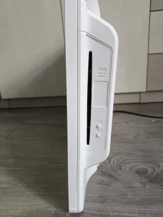 Televisor Toshiba Blanco 24" con DVD