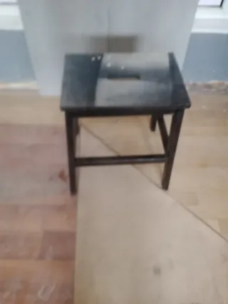 Escalera de madera oscura