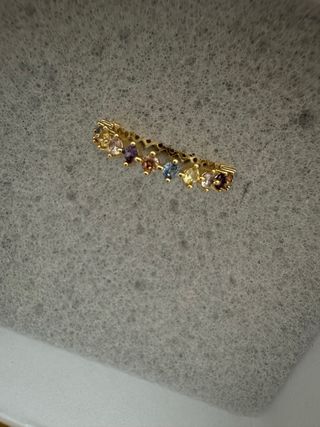 Anillo oro con piedras de colores