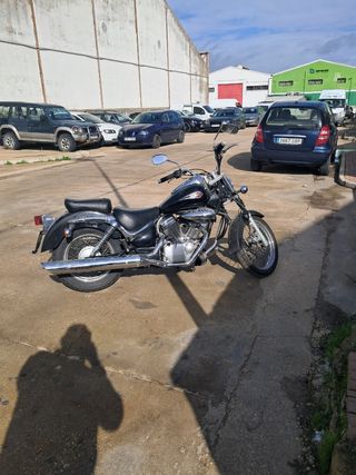 Suzuki intruder 125
