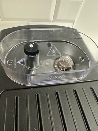 Cafetera Krups Quattro Force con molinillo