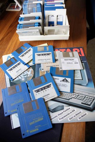 Ordenador Atari 1040 ST Gris