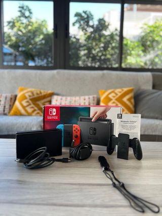 Nintendo Switch Completa Azul y Rojo