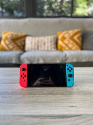 Nintendo Switch Completa Azul y Rojo